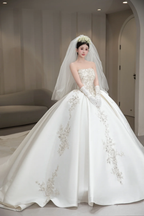 Dreamy Ball Gown Strapless Satin Applique With Veil Gloves Long Wedding Dresses C4052