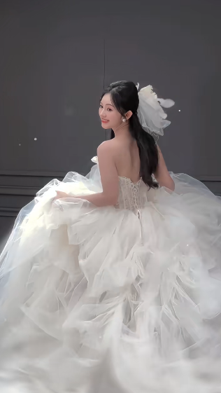Elegant Ball Gown Strapless Tulle Long Wedding Dresses C4071