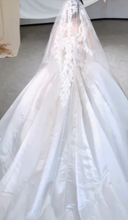 Timeless Ball Gown Starpless Satin Tulle Applique With Veil Long Wedding Dresses C4112