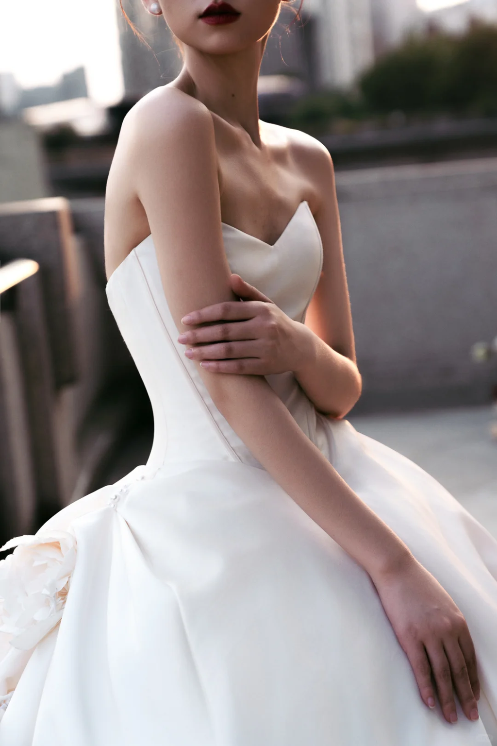 Simple Eelegant Ball Gown Strapless Satin With Veil Long Wedding Dresses C4123