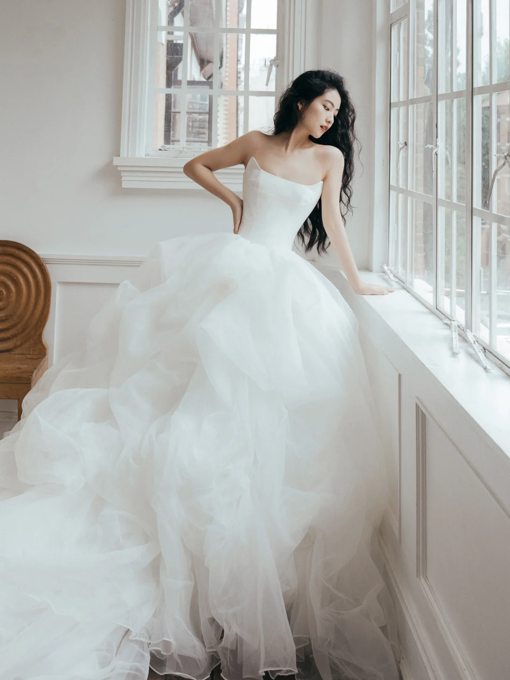 Dreamy Ball Gown Strapless Satin Tulle Long Wedding Dresses C4158