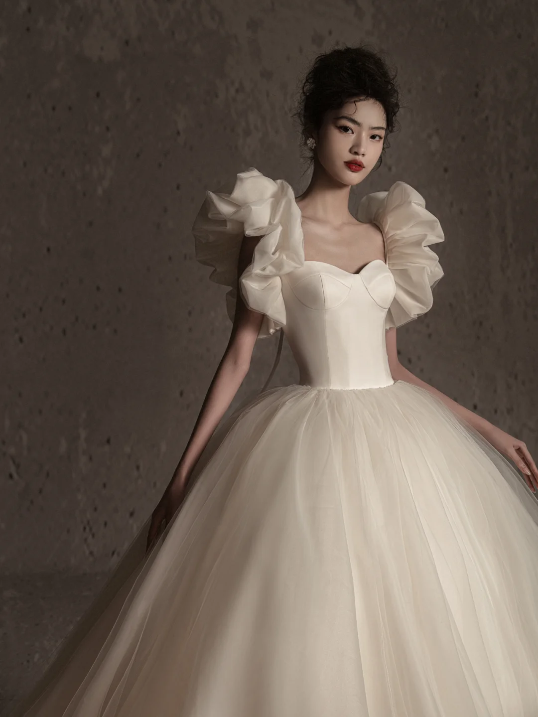Unique Ball Gown Sweetheart Satin Tulle Long Wedding Dresses C4165