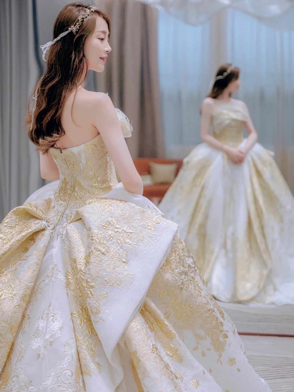 Gorgeous Ball Gown Strapless Satin Applique Long Wedding Dresses C4222