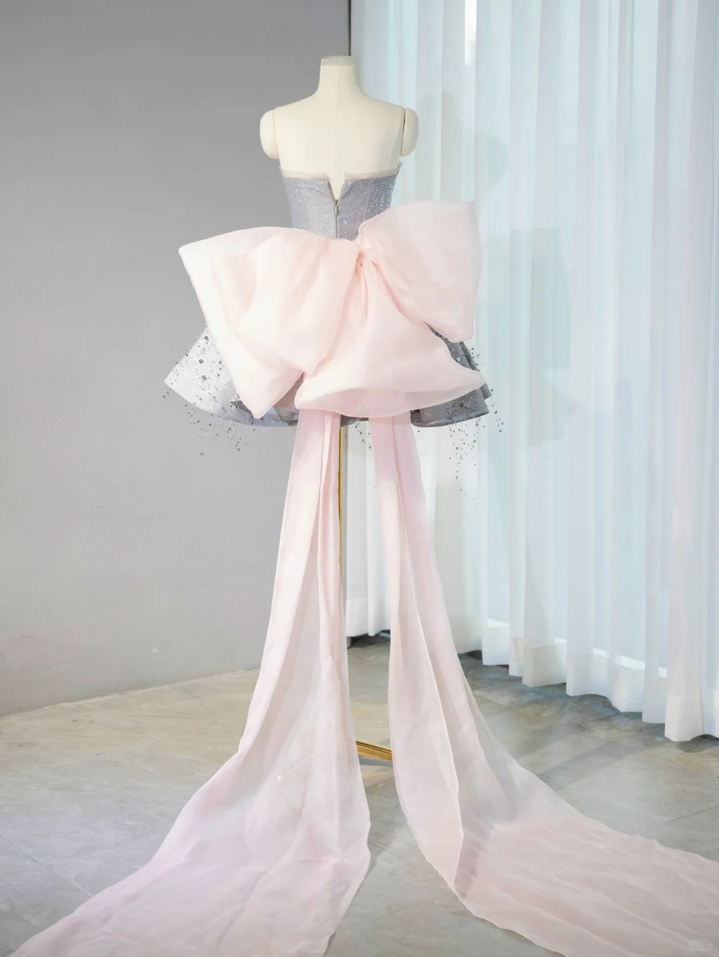 Pretty Gray Ball Gown Strapless Satin Sequin Back With Bow Short Homecoming Dress 16th Birthday Outfits C4450