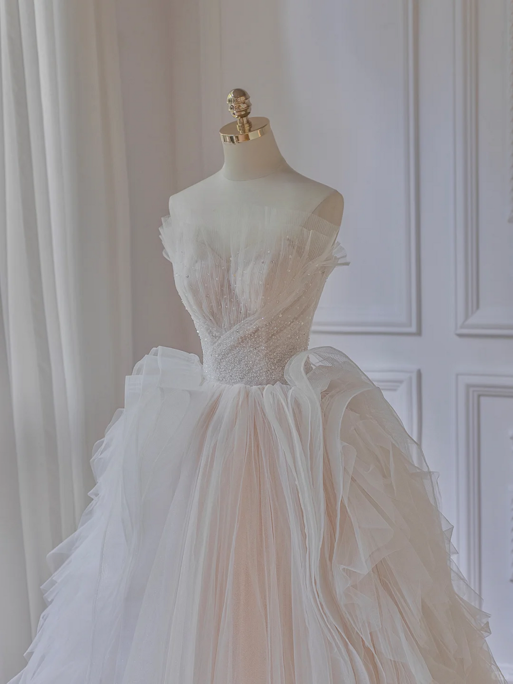 Princess Ball Gown Strapless Tulle Beads Long Wedding Dresses C4512