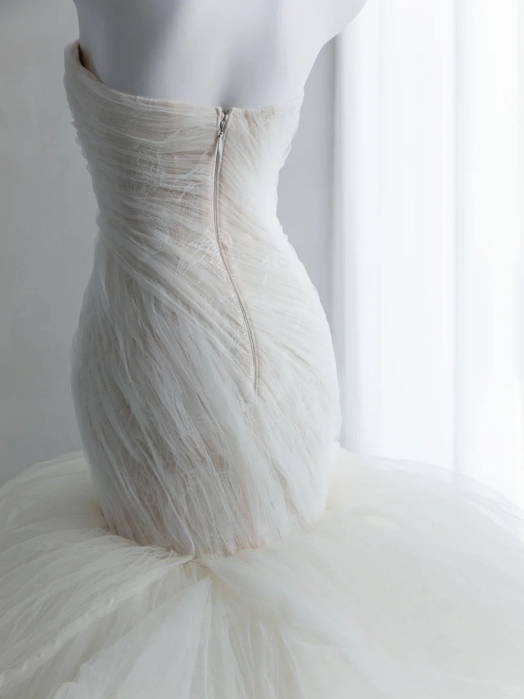 Alluring White Tulle Wedding Dress Strapless Mermaid Bridal Gowns CY0017