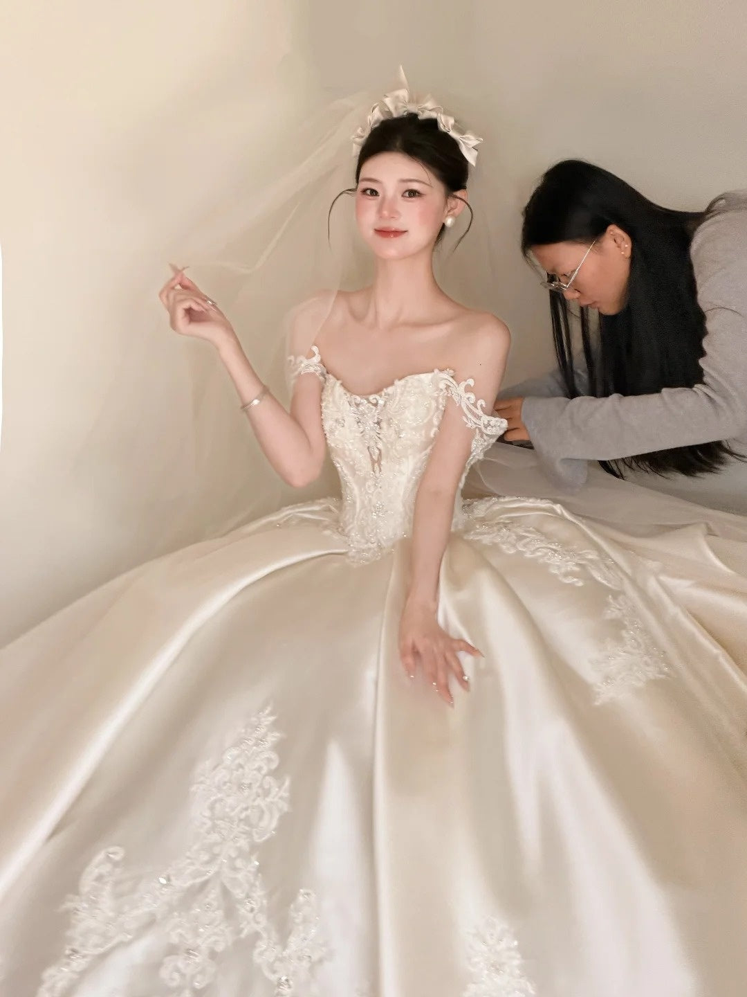 Glam Strapless A-Line Satin Wedding Dress Sequins Appliques Bridal Gowns CY0018