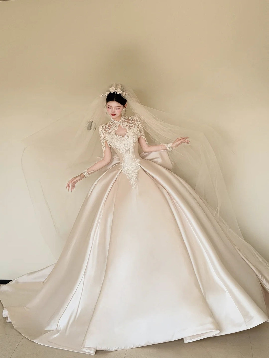 Classical A-Line Bows Ivory Wedding Dress Satin Appliques Long Sleeve Bridal Gowns CY0019