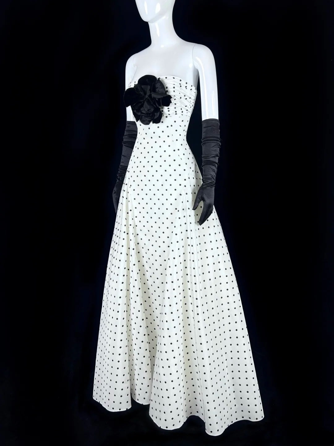 Charming Bows Strapless Sweet 16 Dress 3D Appliques Polka Dots A-Line Evening Gowns CY0051
