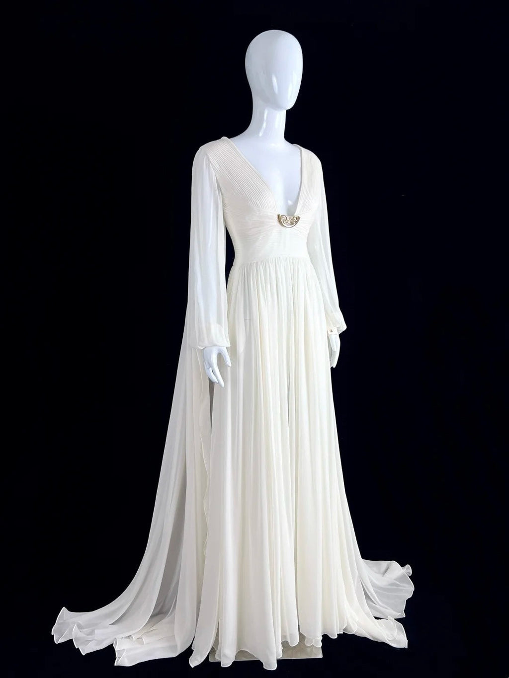 Wonderful V Neck Ivory Wedding Dress Long Sleeve A-Line Bridal Gowns CY0076