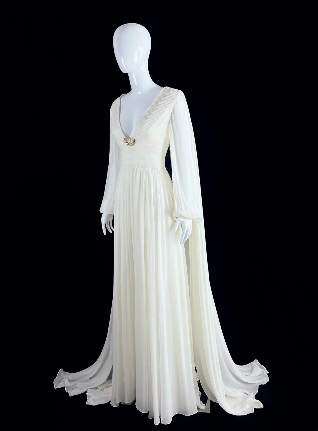 Wonderful V Neck Ivory Wedding Dress Long Sleeve A-Line Bridal Gowns CY0076