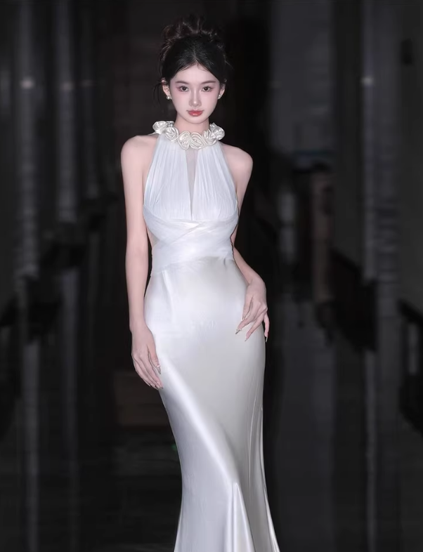 Charming Halter 3D Flowers Sleeveless White Satin Mermaid Long Wedding Dress Formal Bridal Dress SP2019