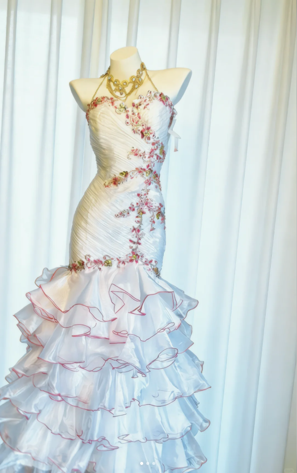 Glamorous White Sweetheart Neck Satin Pleated Tulle Layered Mermaid Long Prom Dress Birthday Party Dress With Beads SP1628