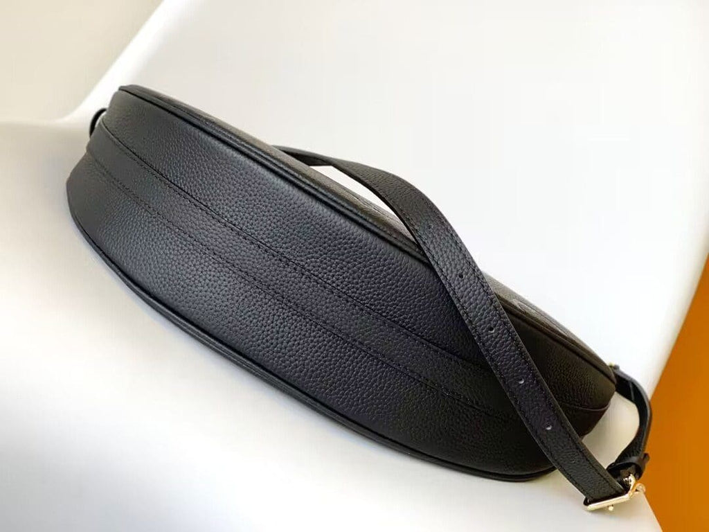 Louis Vuitton Loop Hobo M46725
