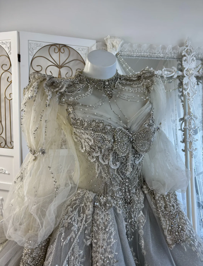 Vintage Silver Gray Tulle Lace Sequin Beaded Long Wedding Dress Formal Gowns SP1444
