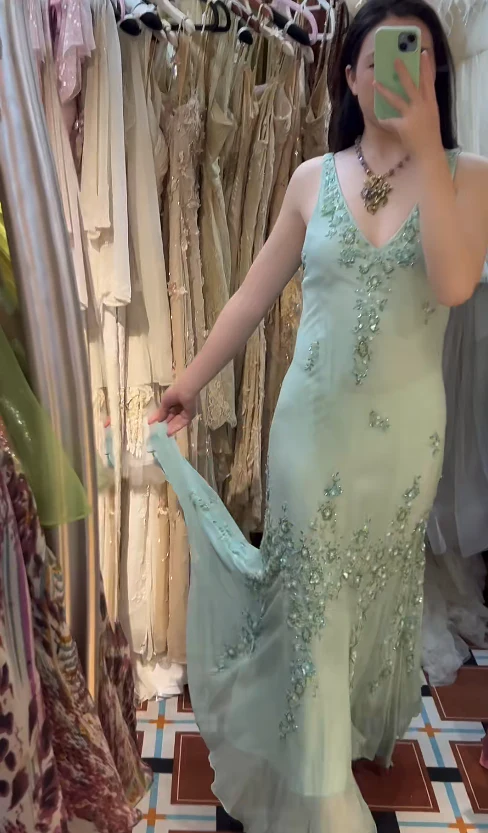 Pretty Light Green V Neck Tulle Beaded Appliques Mermaid Party Dress Long Prom Gown