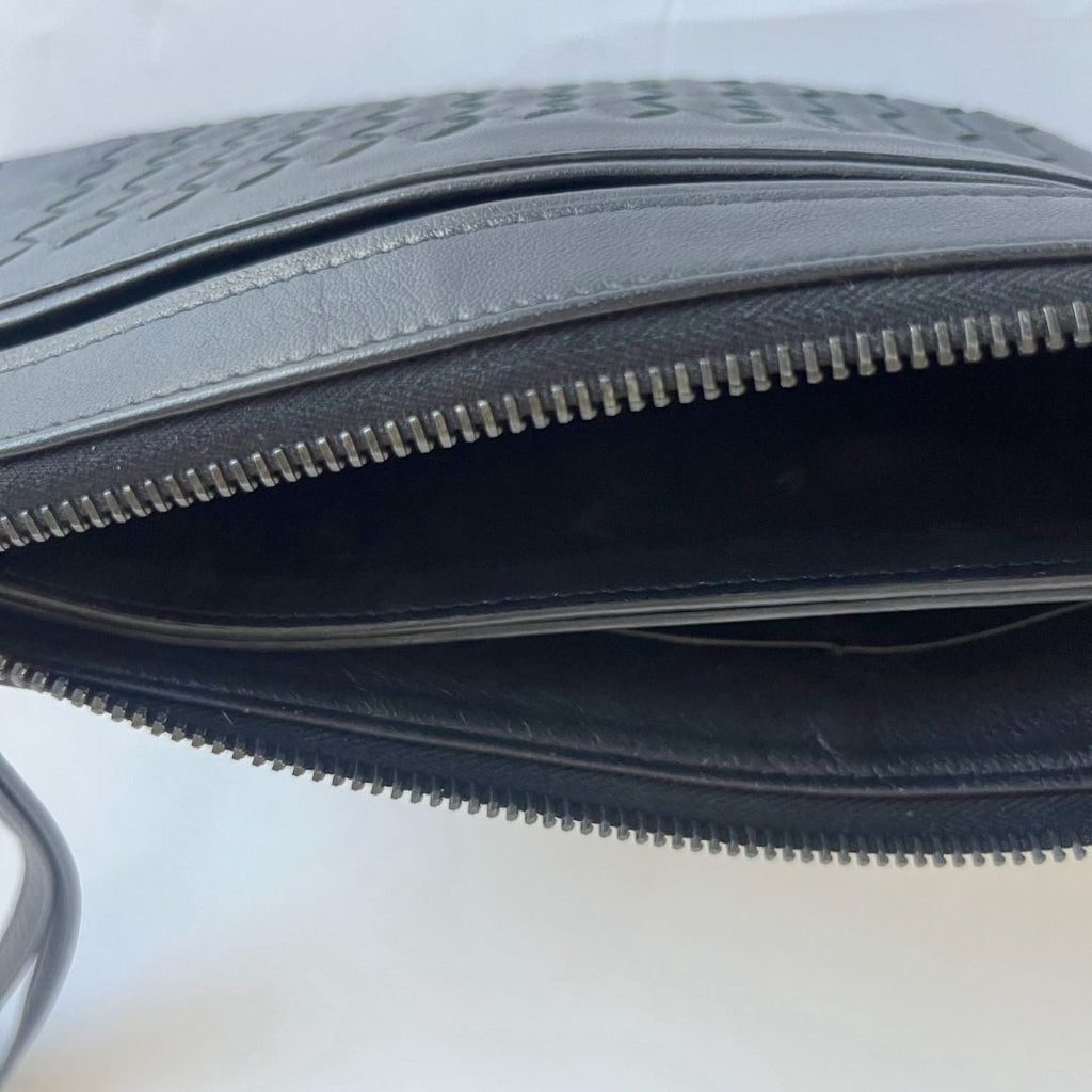 Bottega Veneta Black Intrecciato Leather Wrislet Wallet