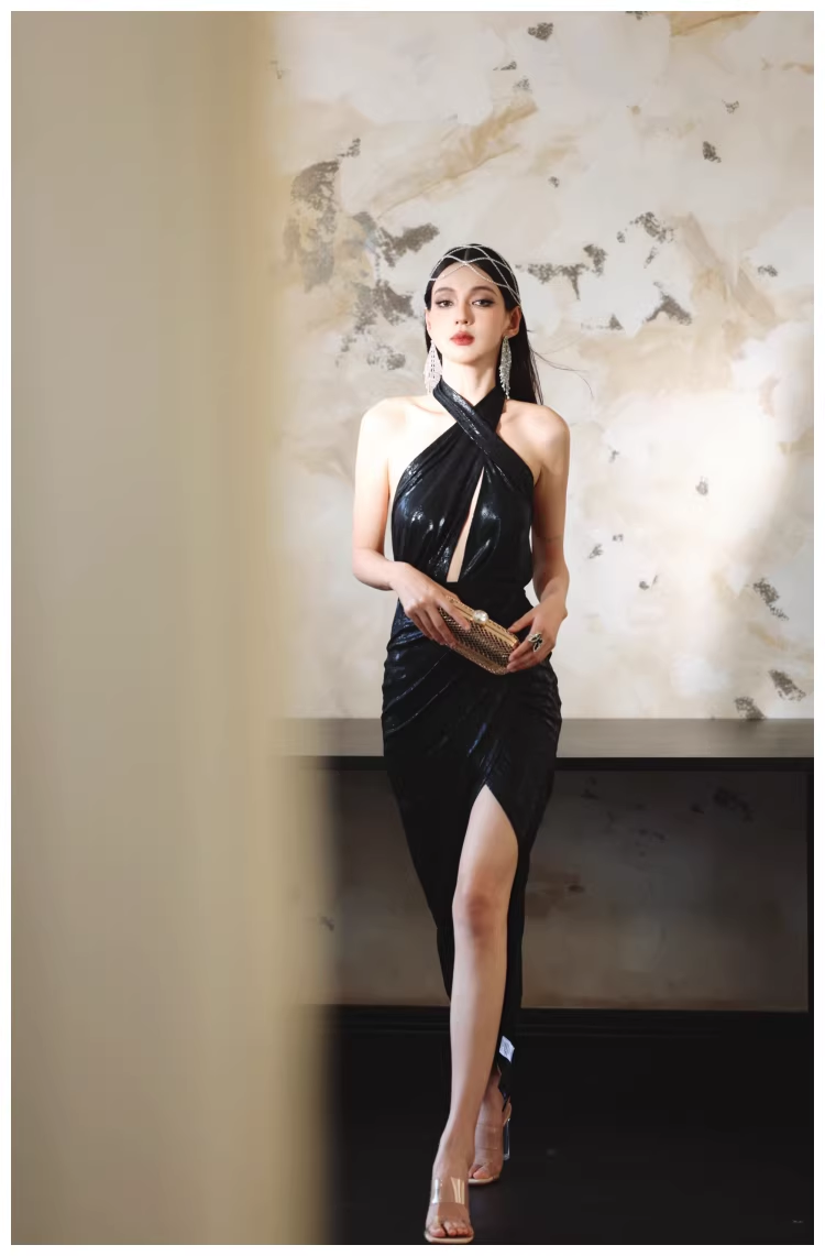 Sexy Black Halter High Slit Sheath Long Evening Dress Backless Prom Gowns