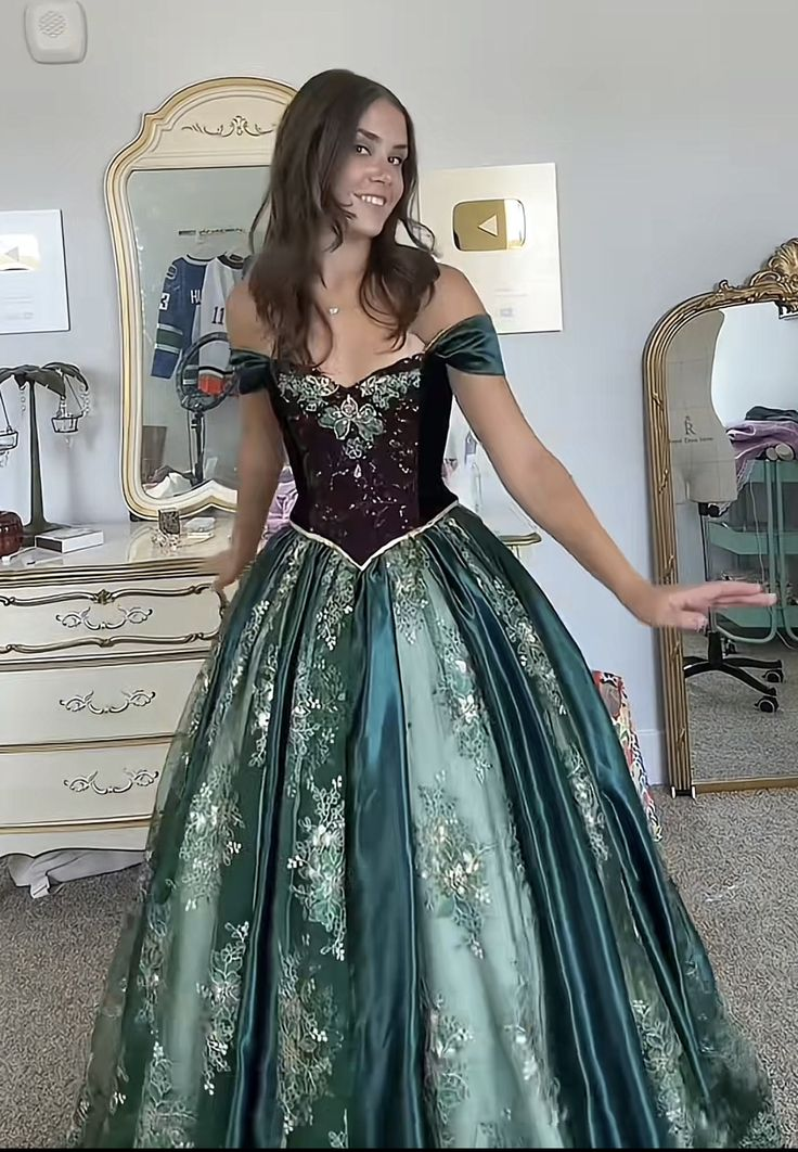 Vintage Off The Shoulder Green Satin Lace Applique Ball Gown Sweet 16 Dress