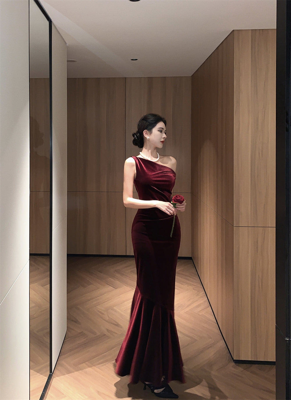 Off-shoulder sleeveless dress velvet banquet temperament fishtail dress skirt R1448