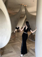 Hepburn style black dress high-end niche temperament heavy fishtail halter neck dress R1774