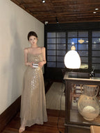 Sexy sequined suspender dress with a swaying collar, elegant waist design, high-end dress R1475