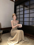 Sexy sequined suspender dress with a swaying collar, elegant waist design, high-end dress R1475