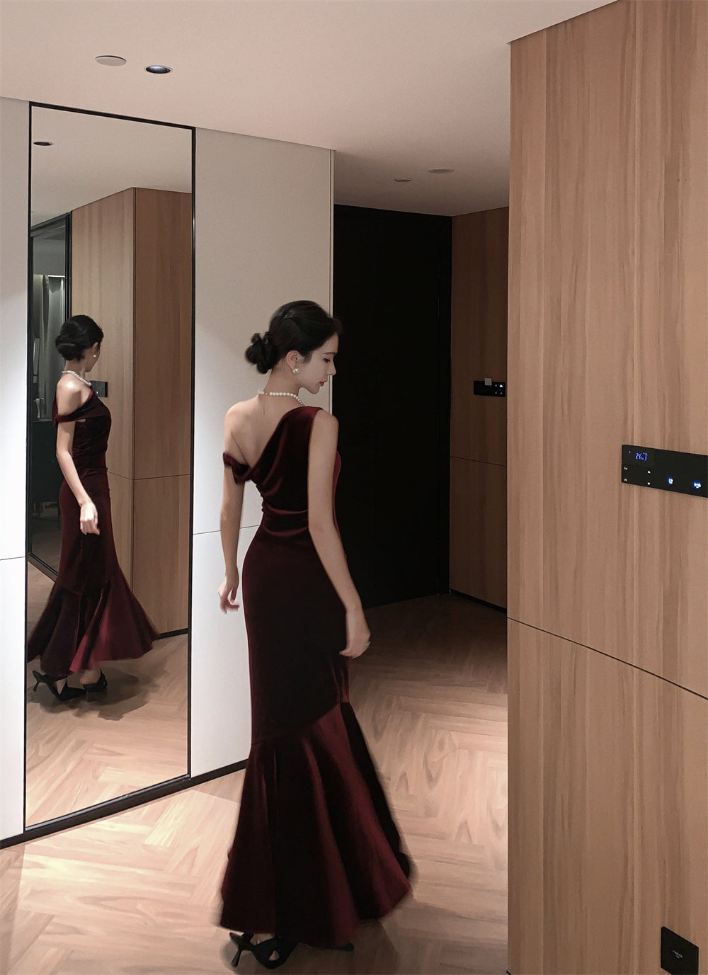 Off-shoulder sleeveless dress velvet banquet temperament fishtail dress skirt R1448