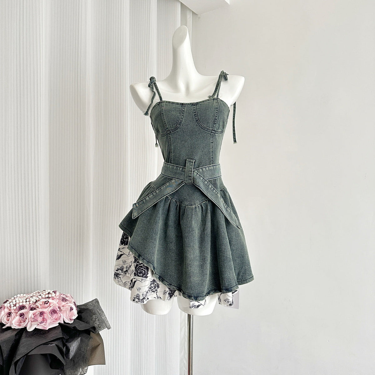 Rose denim dress 2025 new slim hot girl suspender skirt high-end R2070