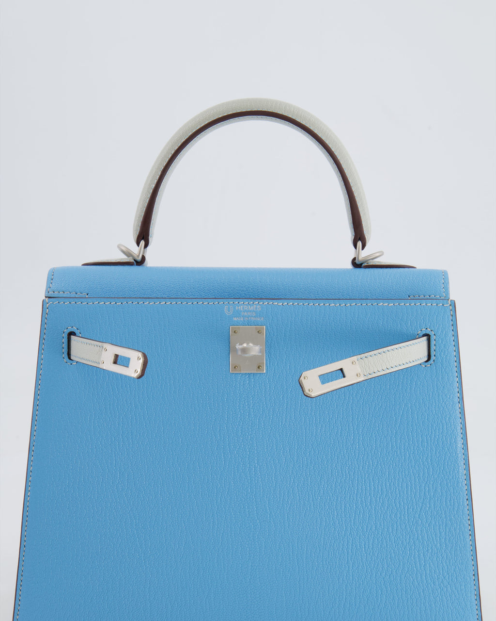 *VERY RARE* Hermès Kelly Sellier HSS 25cm Bag in Bleu Celeste and Gris Perle Chèvre Leather with Contrast Stitching and Brushed Palladium Hardware