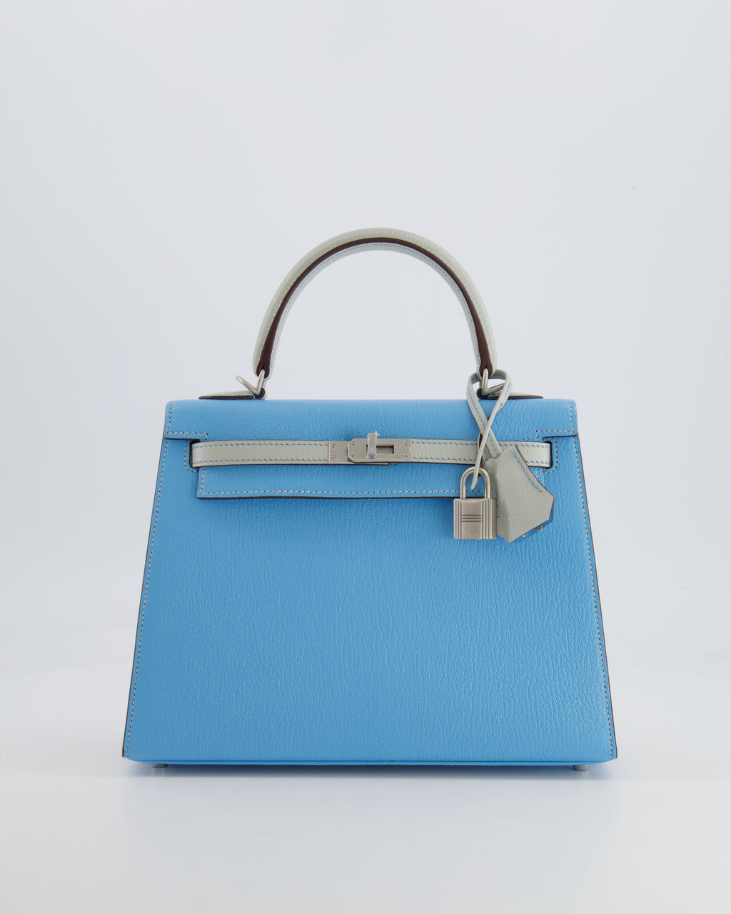 *VERY RARE* Hermès Kelly Sellier HSS 25cm Bag in Bleu Celeste and Gris Perle Chèvre Leather with Contrast Stitching and Brushed Palladium Hardware