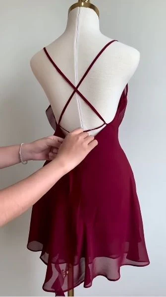 Charming Burgundy Chiffon Cocktail Dress Short Homecoming Dress Y9501