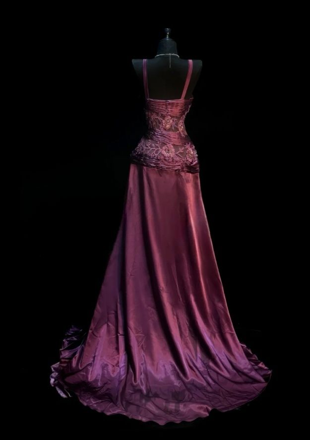 Vintage Grape V Neck Satin Appliques Sleeveless Long Evening Dress Prom Dress SP1727