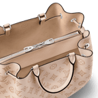 Louis Vuitton Bella Tote M22615