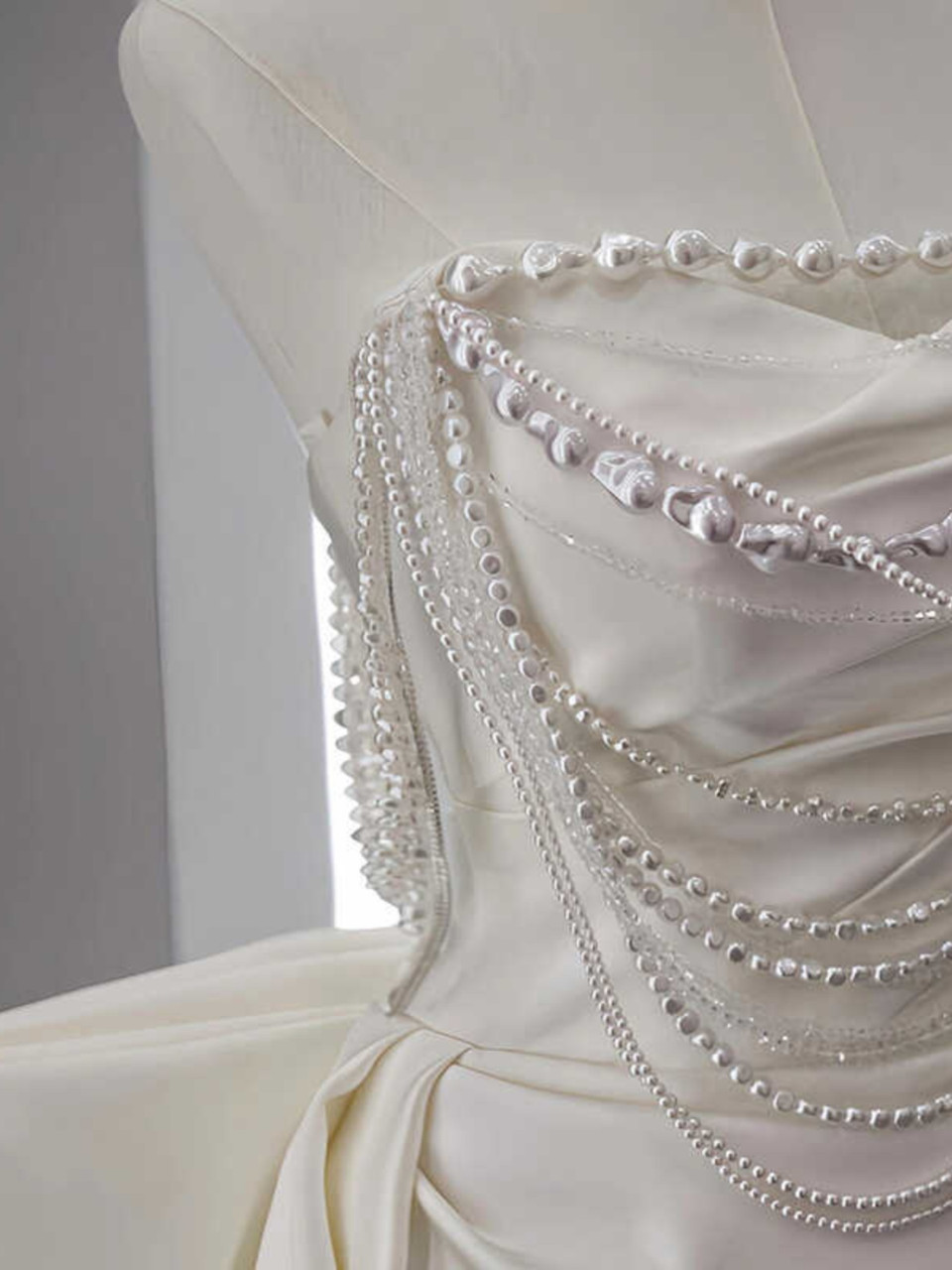 Elegant White Wedding Dresses With Train Mermaid Bridal Gowns