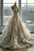 Princess Ball Gown Sweetheart Neckline Pleats White Tulle Wedding Dresses
