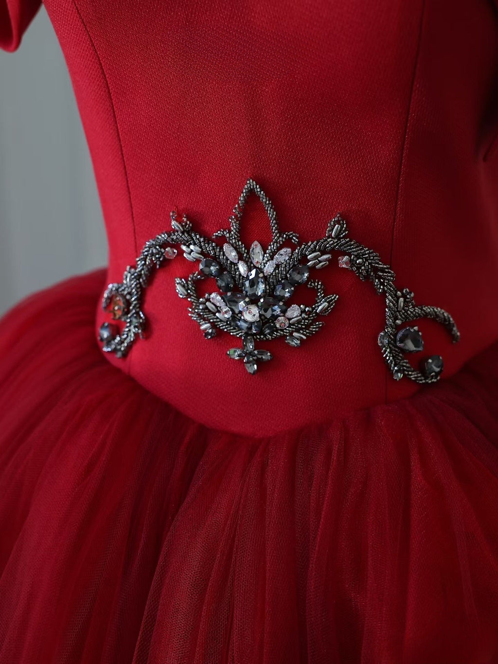 Pretty Ball Gown Strapless Burgundy Tulle Long Prom Dresses Evening Gowns