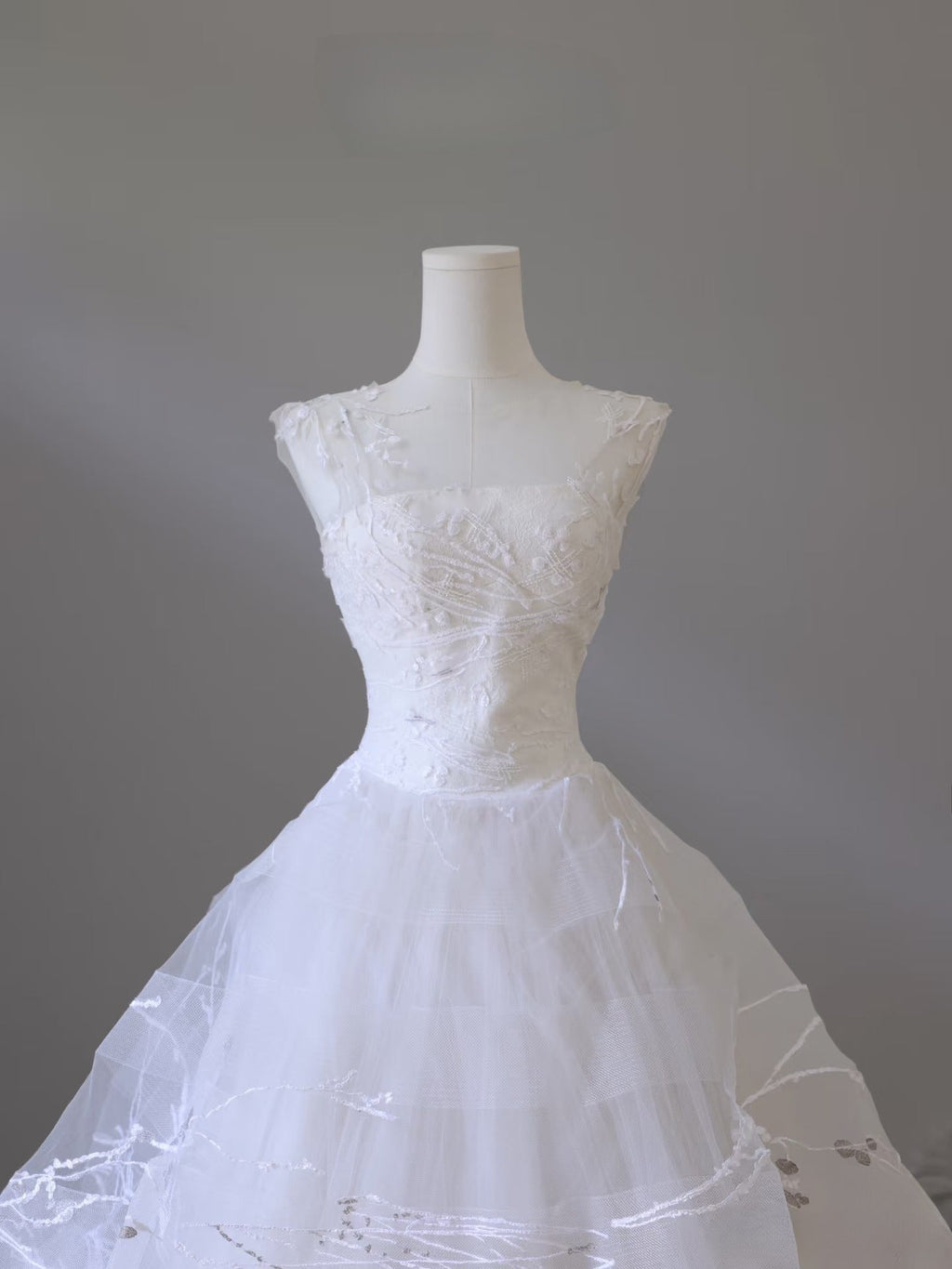 Timeless Ball Gown Strapless Tulle White Wedding Dresses Brides Dress