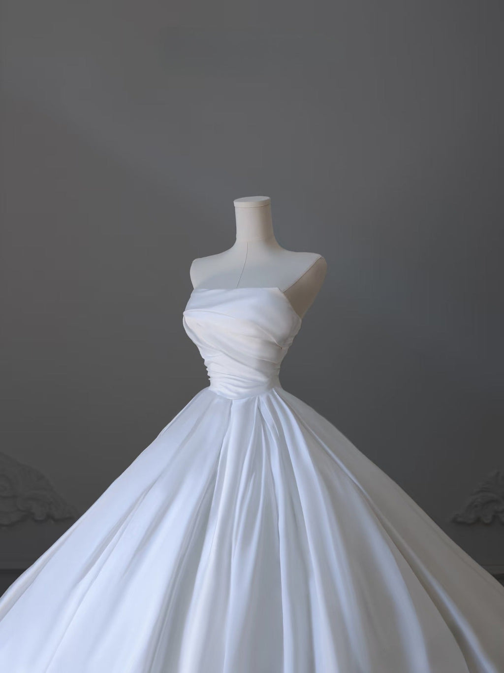 Timeless Ball Gown Strapless Satin White Long Wedding Dress Bridal Dresses