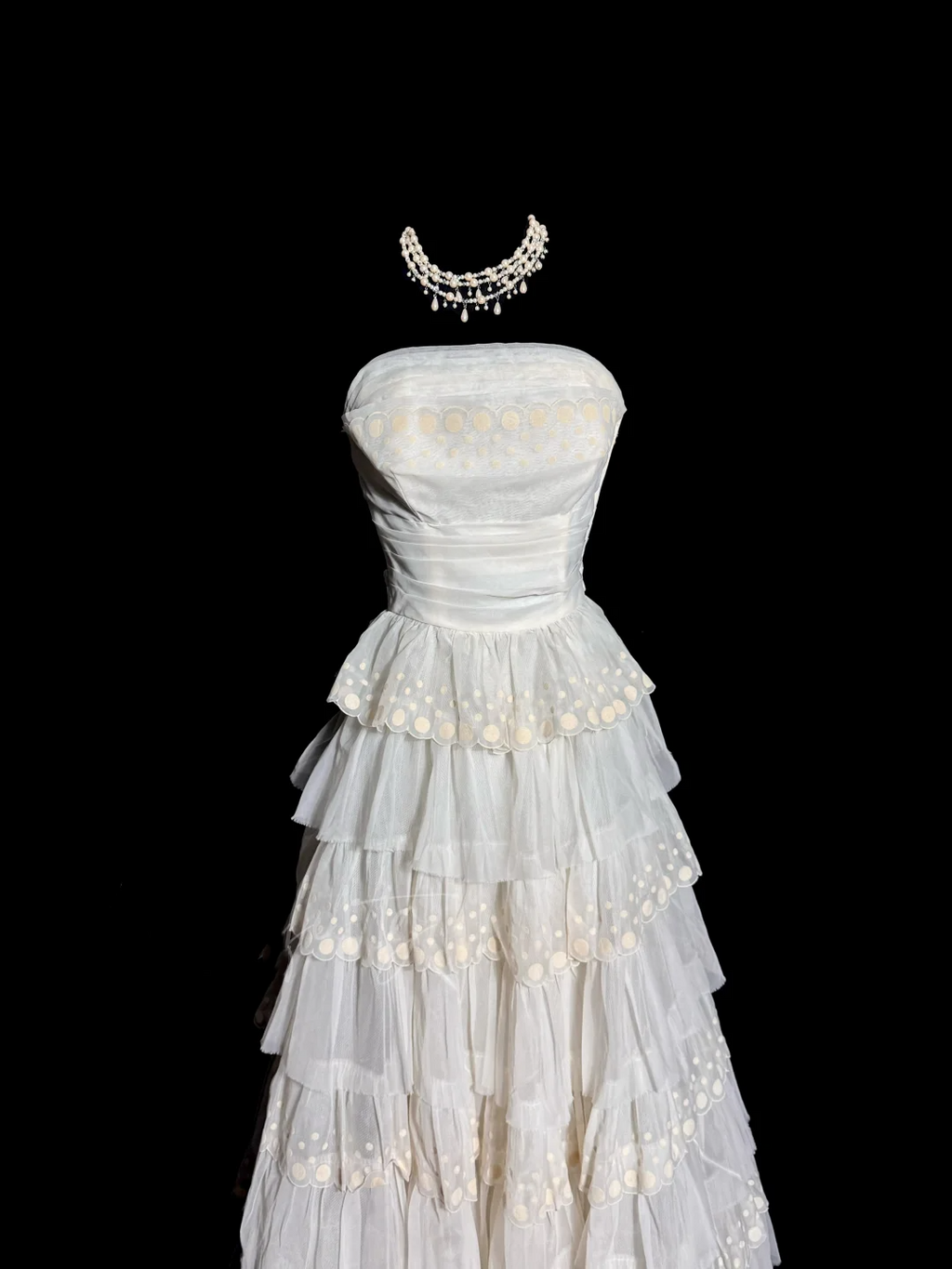 Vintage Ball Gown Strapless White Lace Prom Gown Fairy Prom Dresses