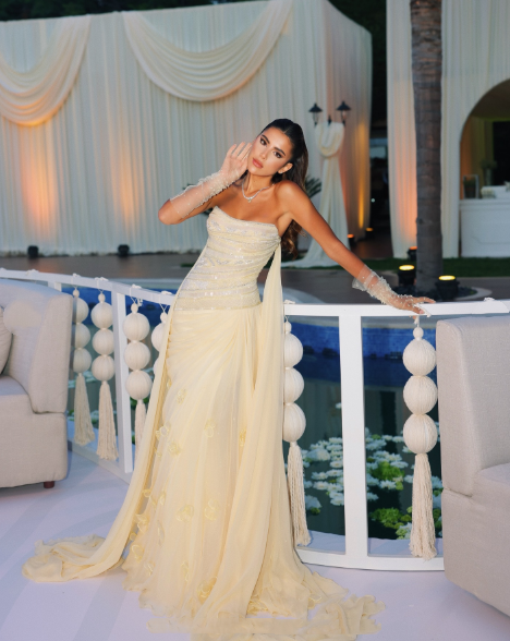 Charming Strapless Chiffon Pleated Sequin Appliques Mermaid Evening Dress Long Party Gown