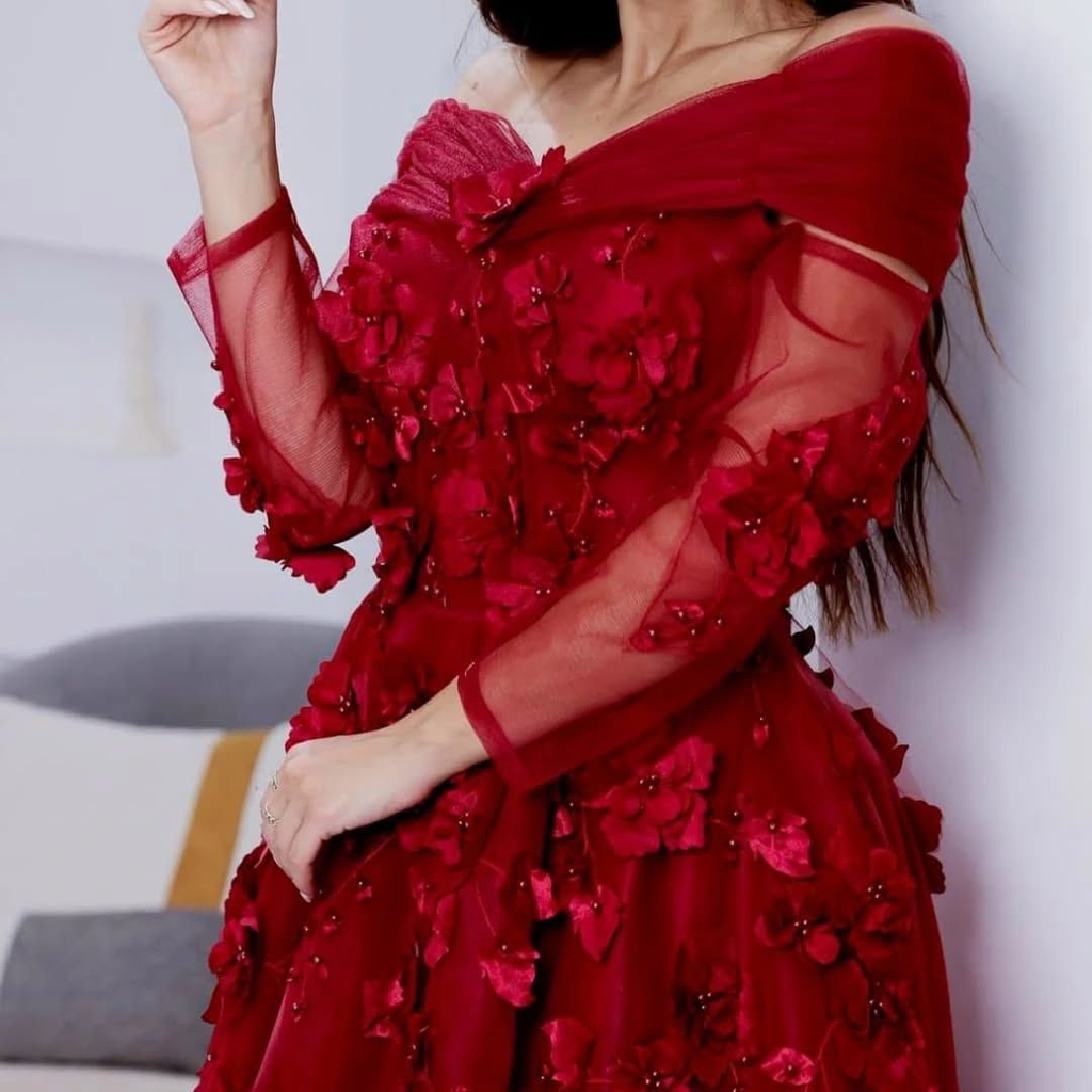 Pretty Off The Shoulder Ball Gown Red Organza Appliques Long Party Dress Birthday Outfits