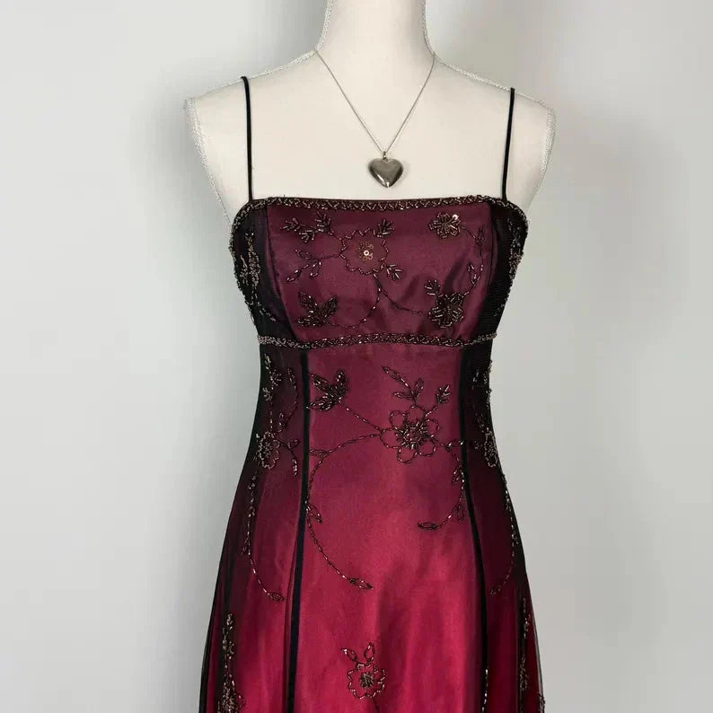 Burgundy Spaghetti Straps Exquisite Beaded Long Tulle Ball Gowns Prom Dress