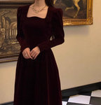 Birthday dress high-end Hepburn style niche high-end temperament square collar dress R1807