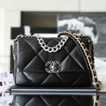 C hanel 19s handbag (silver)