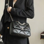 C hanel 19s handbag (silver)