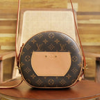 L V BOÎTE CHAPEAU SOUPLE M45647