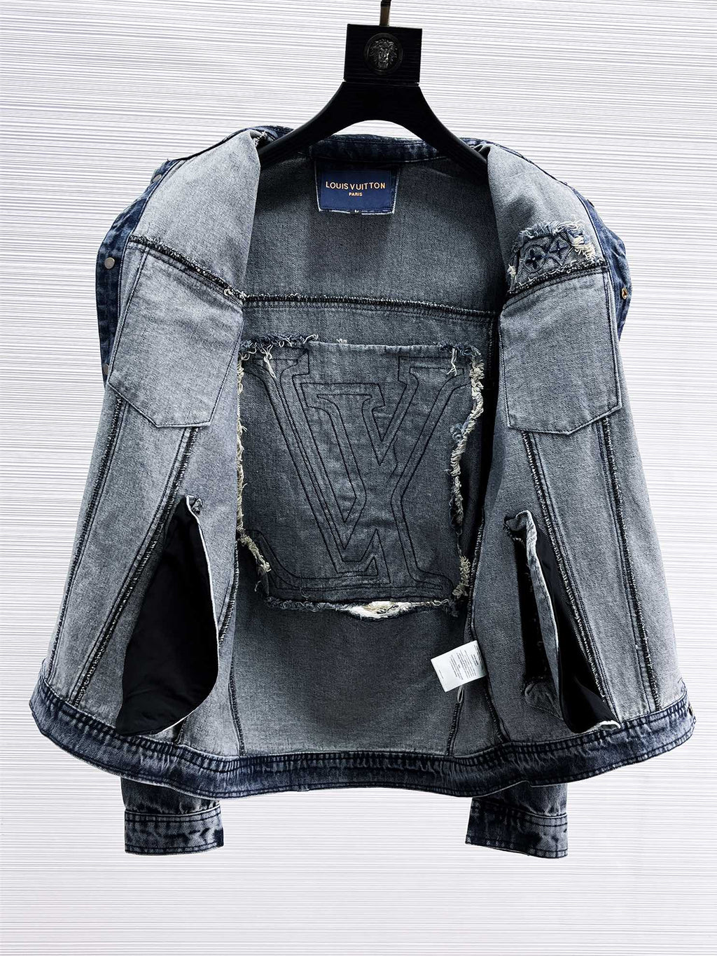 MINIMALIST STREET STYLE
