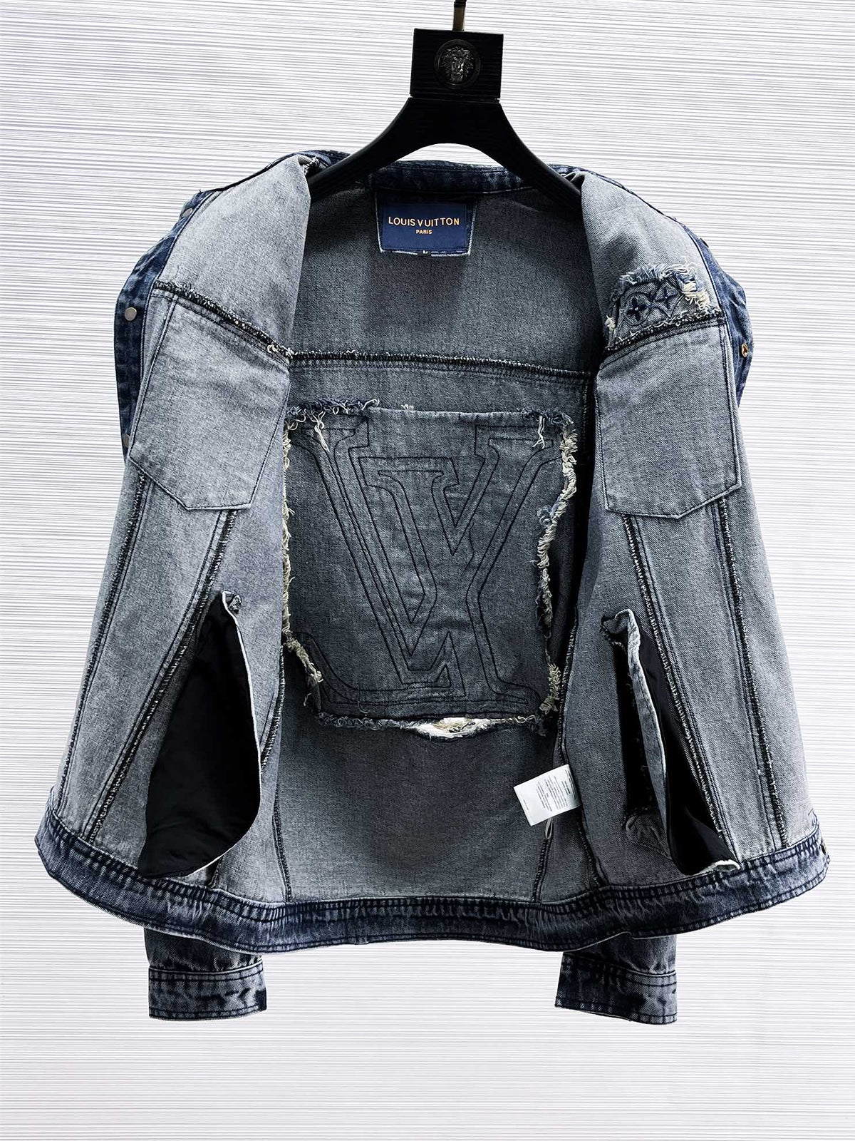 MINIMALIST STREET STYLE
