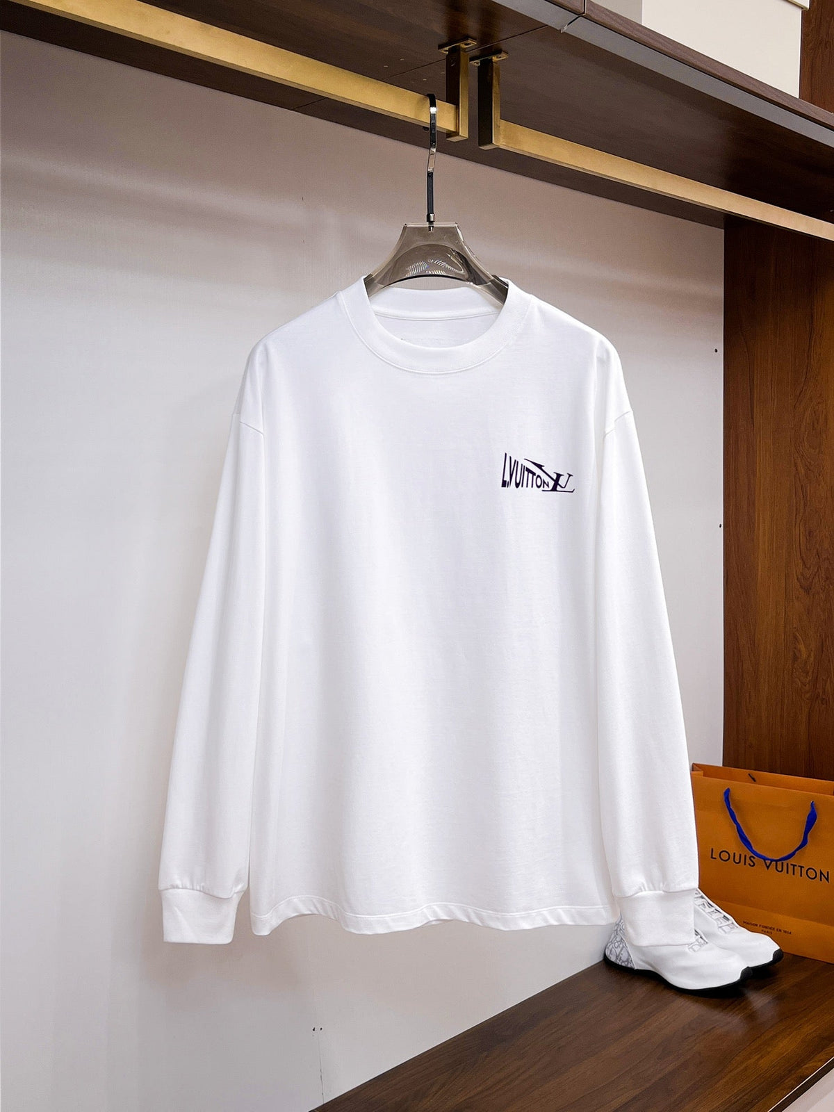 MINIMALIST STREET STYLE